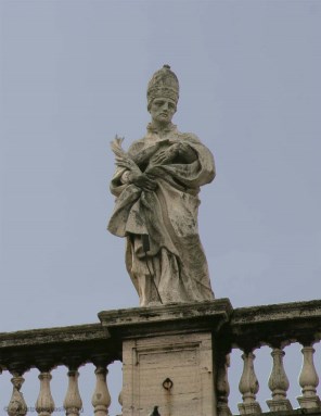 교황 성 마르티노 1세_by Lazzaro Morelli_at the Square of St Peter in Vatican City.jpg